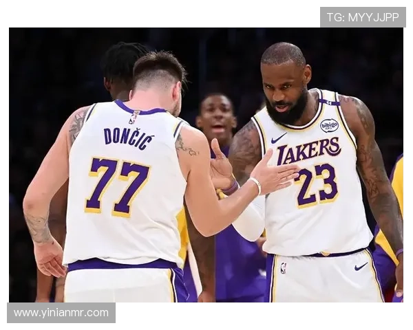 NBA最新动向：詹姆斯领衔湖人冲击季后赛勇士火力全开状态回暖